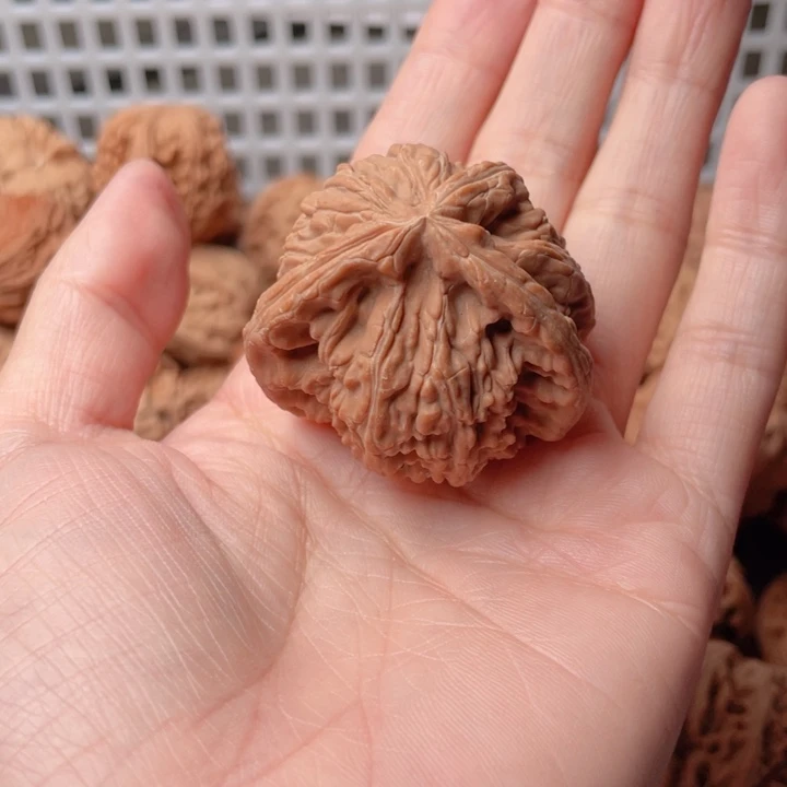 只***人吊坠文玩核桃三愣