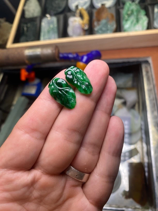 天然缅甸A货翡翠冰绿金枝叶镶嵌件完整无纹裂