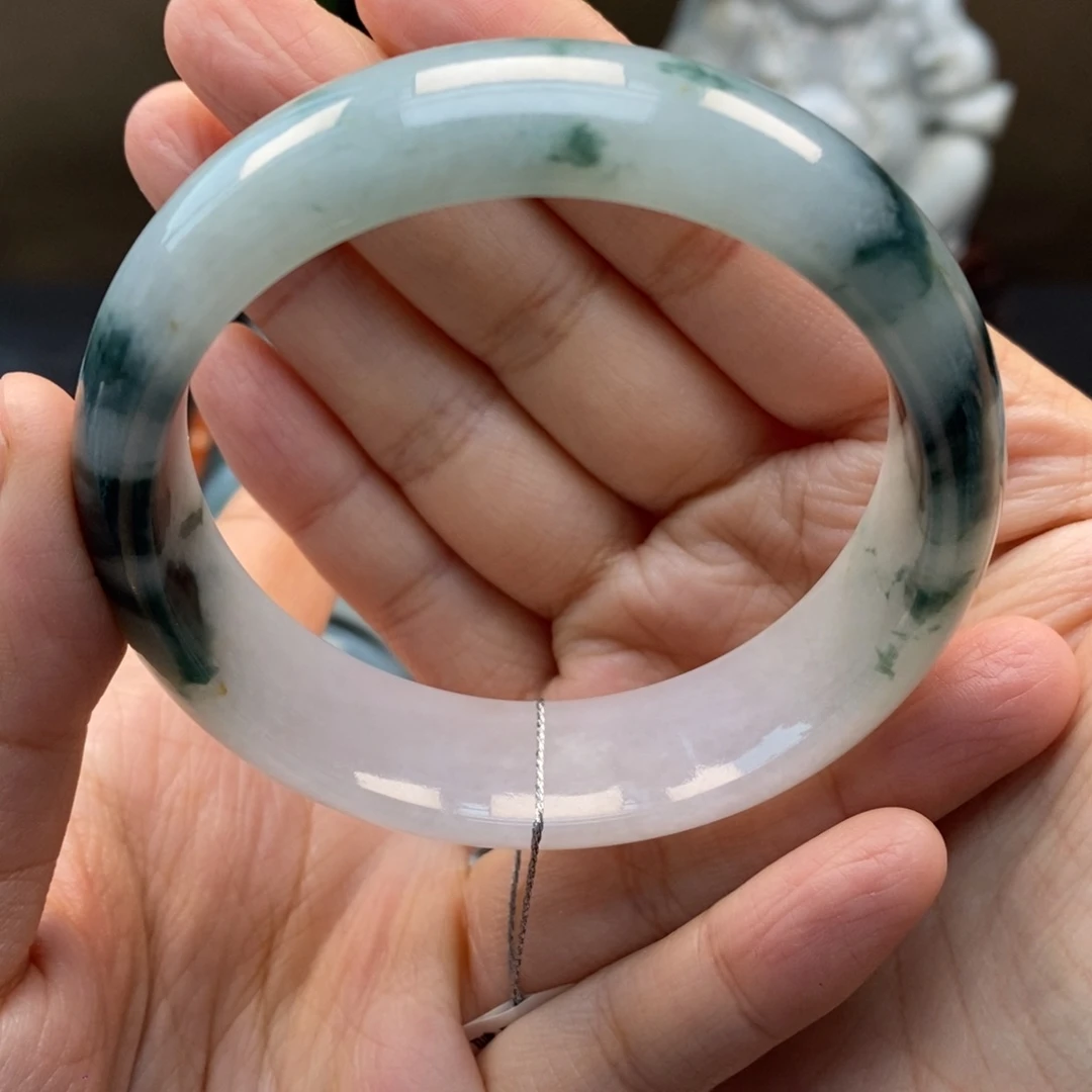 翡翠手镯未镶嵌天然