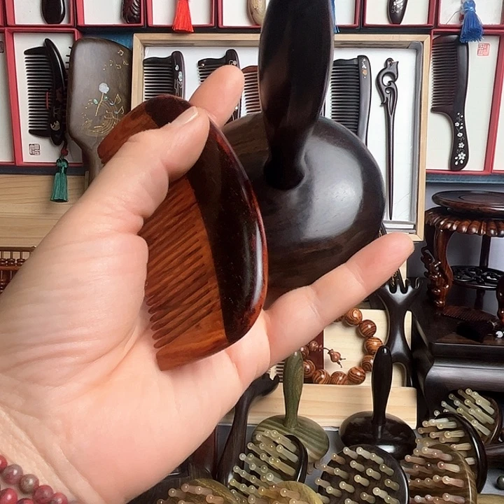 交趾黄檀（大红酸枝）羊角按摩梳子两个