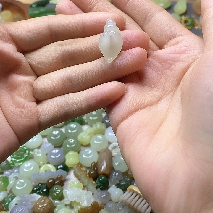 未镶嵌和田玉挂件