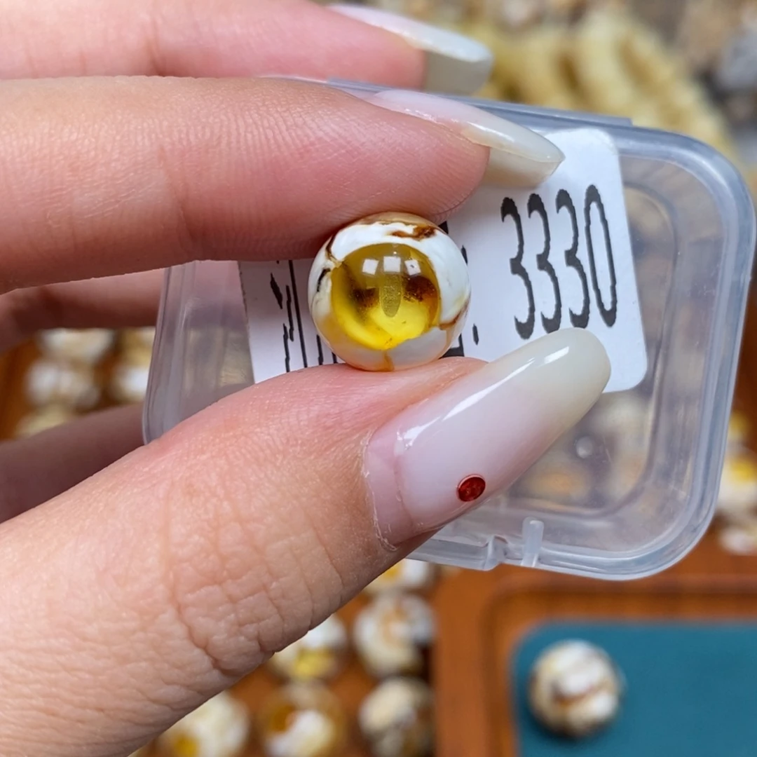 蜜蜡未镶嵌珠宝奇石3330