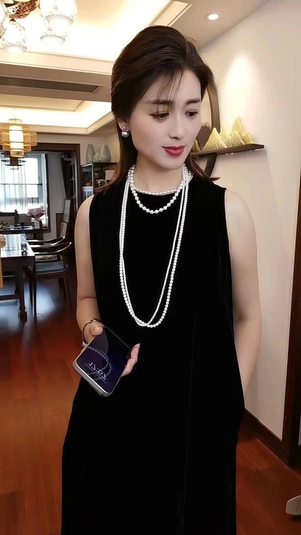 柏澜慧琳【真丝丝绒裙】无袖后背镂空纽扣设计优雅高贵连衣裙B25076