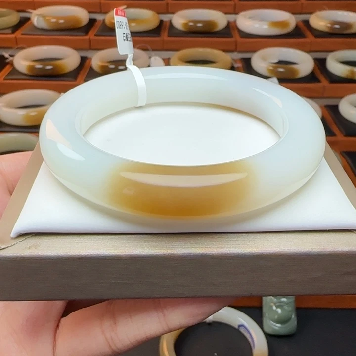 和田玉（糖玉）手镯未镶嵌