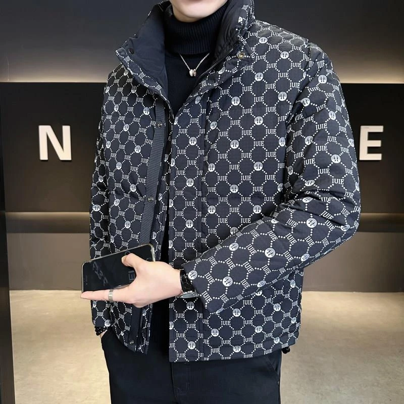 轻奢痞帅男装冬季满印花羽绒服男款外套潮牌短款立领保暖休闲防寒