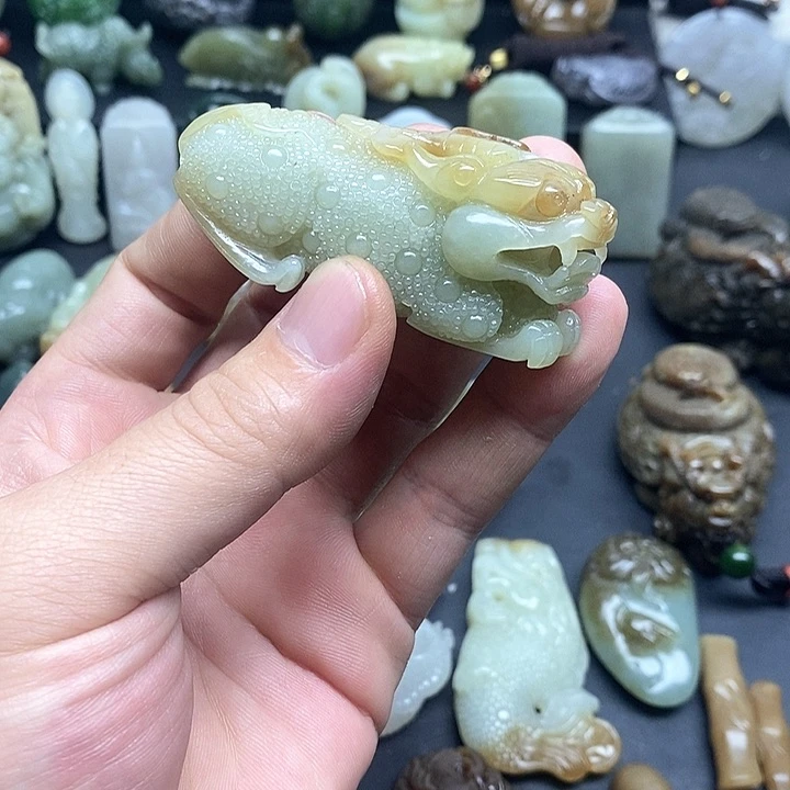 和田玉颈饰未镶嵌机****静