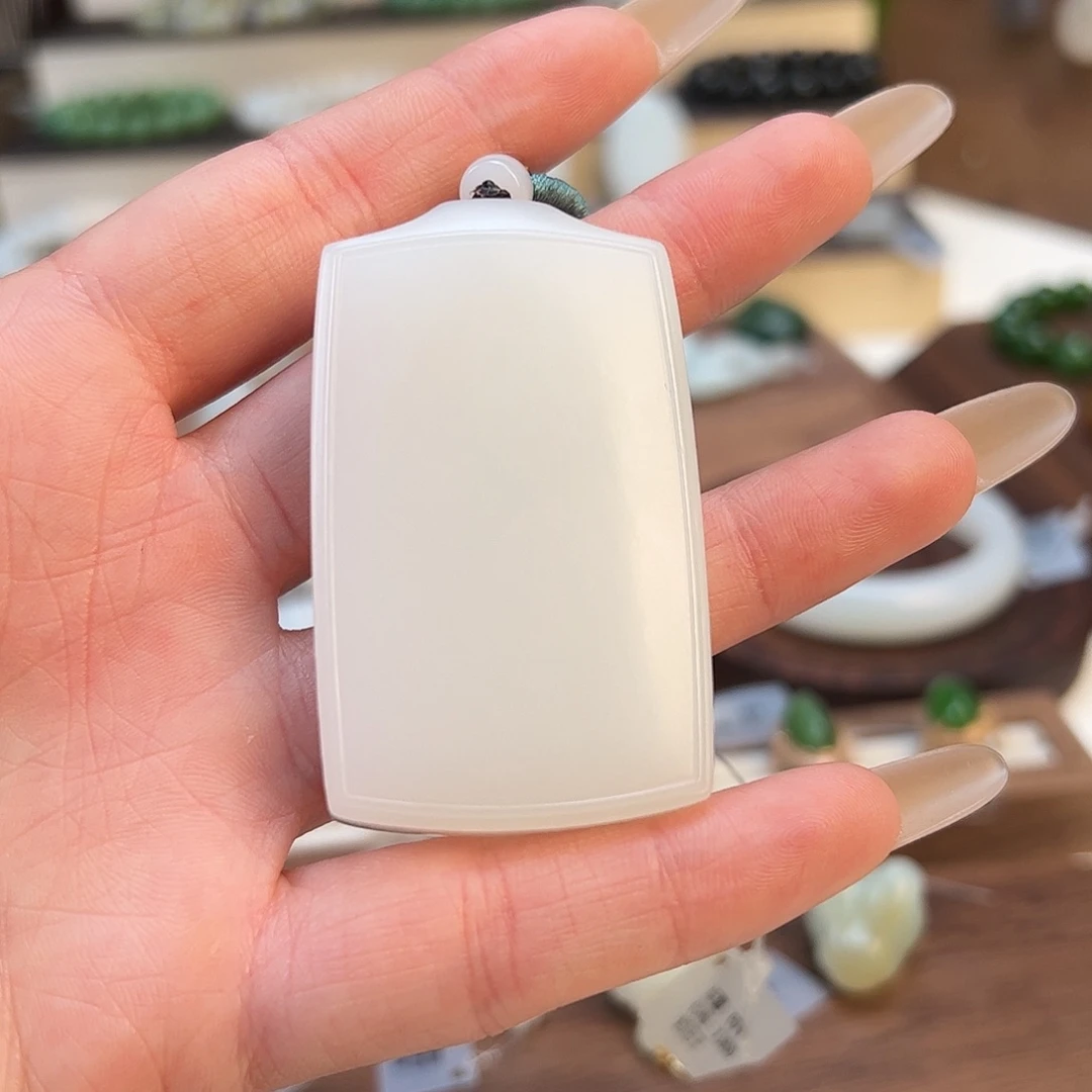 和田玉（糖玉）未镶嵌颈饰60.4g