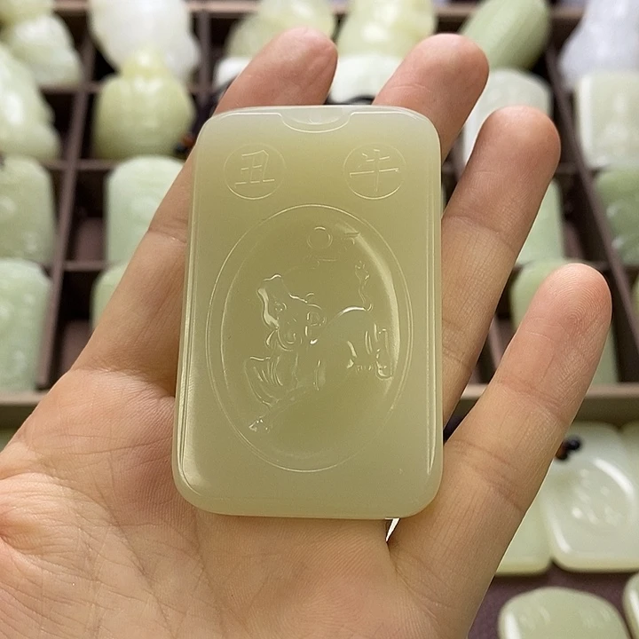 昆仑石牛守护虚空藏菩萨