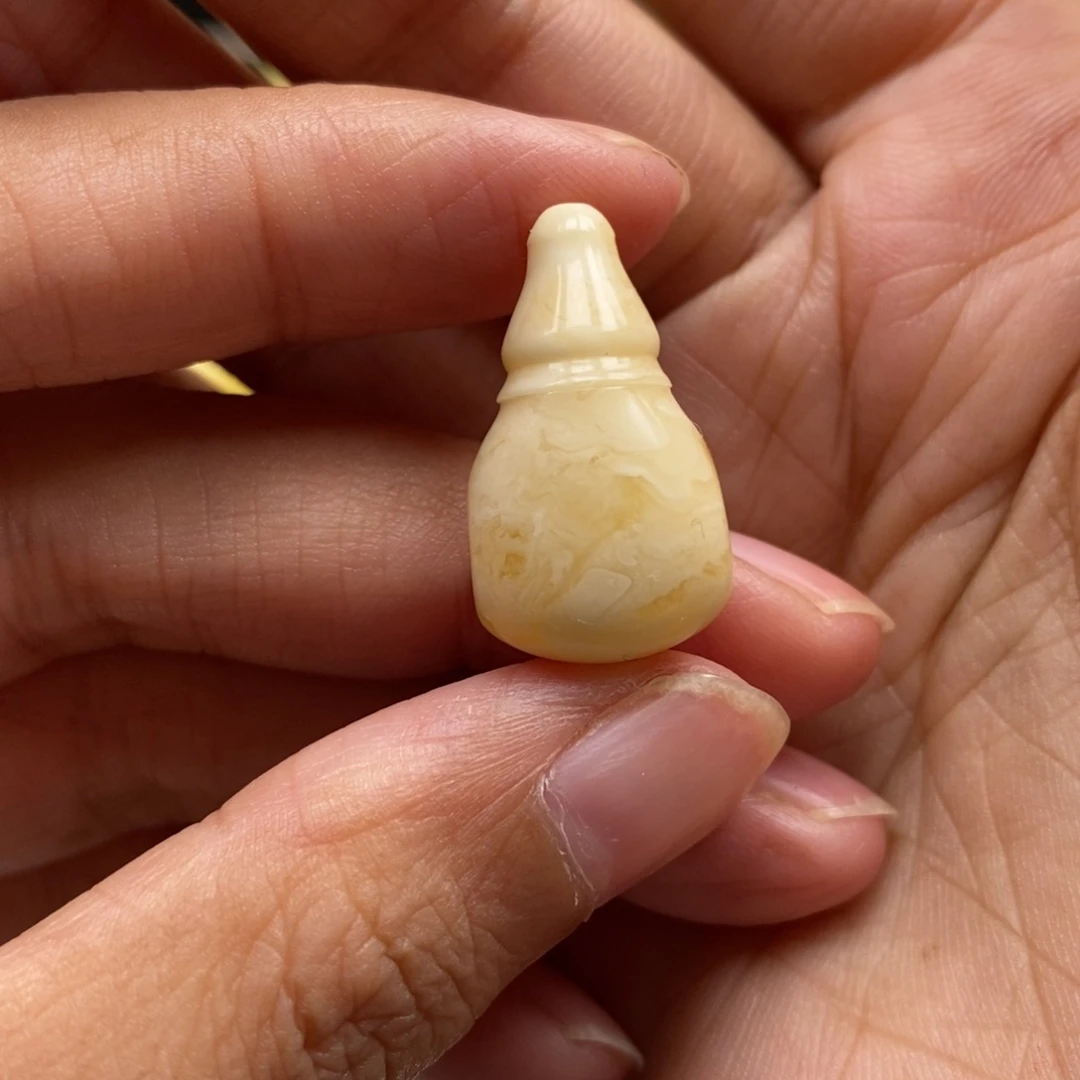 琥珀未镶嵌裸石蜜蜡
