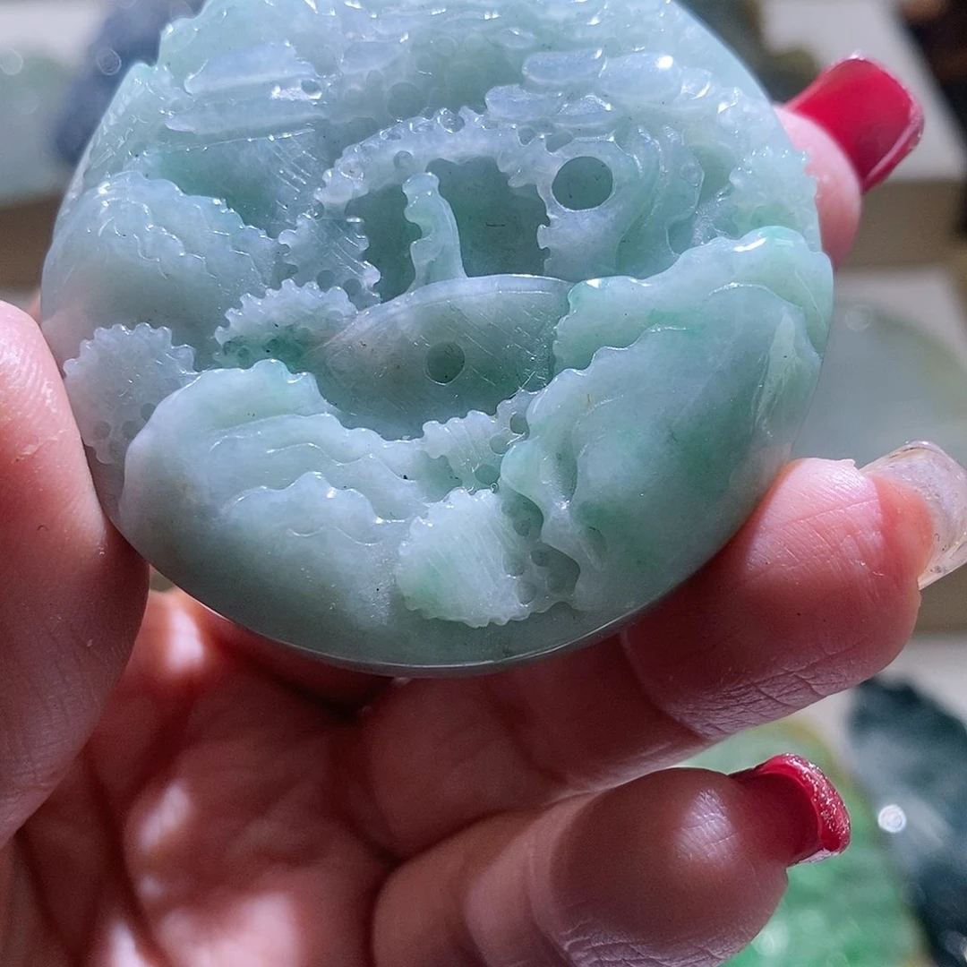 【闪购商品】翡翠颈饰未镶嵌山水