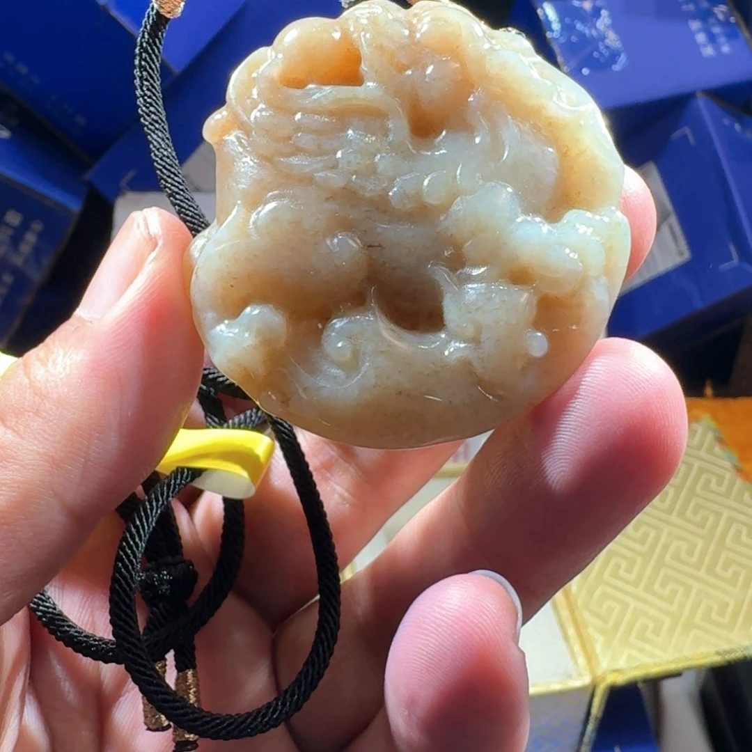 和田玉（糖玉）未镶嵌颈饰