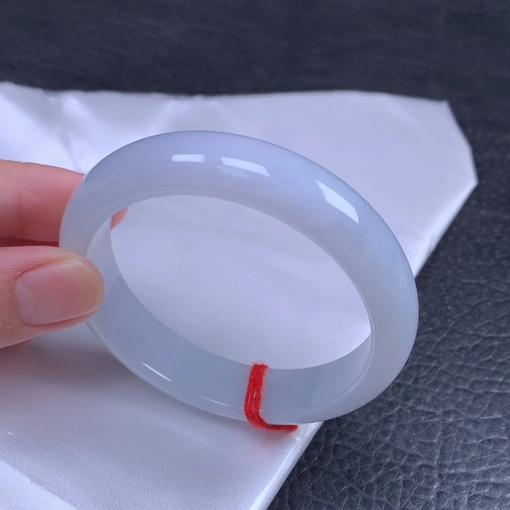 翡翠未镶嵌手镯