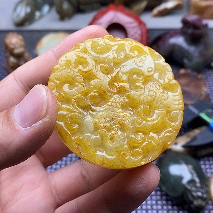 蛇纹石玉未镶嵌颈饰老**-