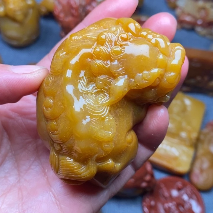 石英质玉（黄龙玉）合金颈饰