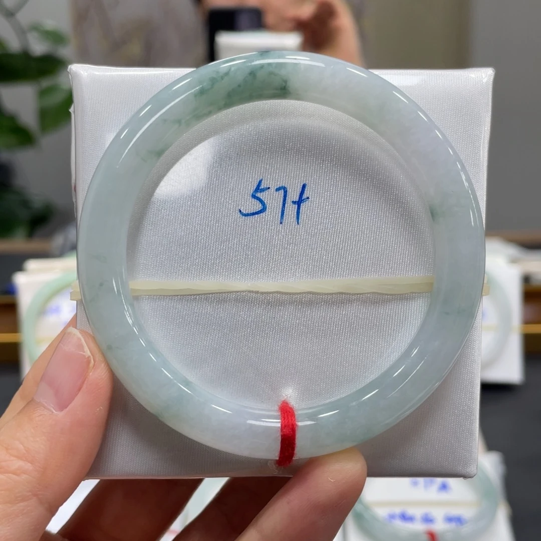 翡翠未镶嵌手镯翡翠