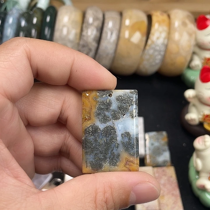 硅化珊瑚（珊瑚玉）未镶嵌吊坠(不含链)