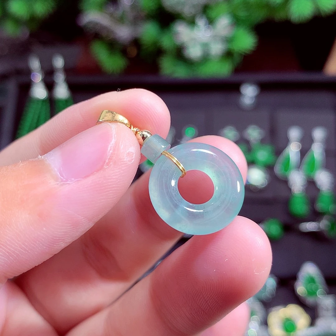 颈饰未镶嵌翡翠天然