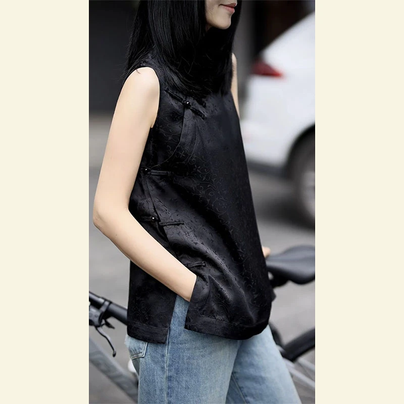黑色斜襟盘扣缎面上衣新中式国风圆领复古春季女马甲洋气独特别致