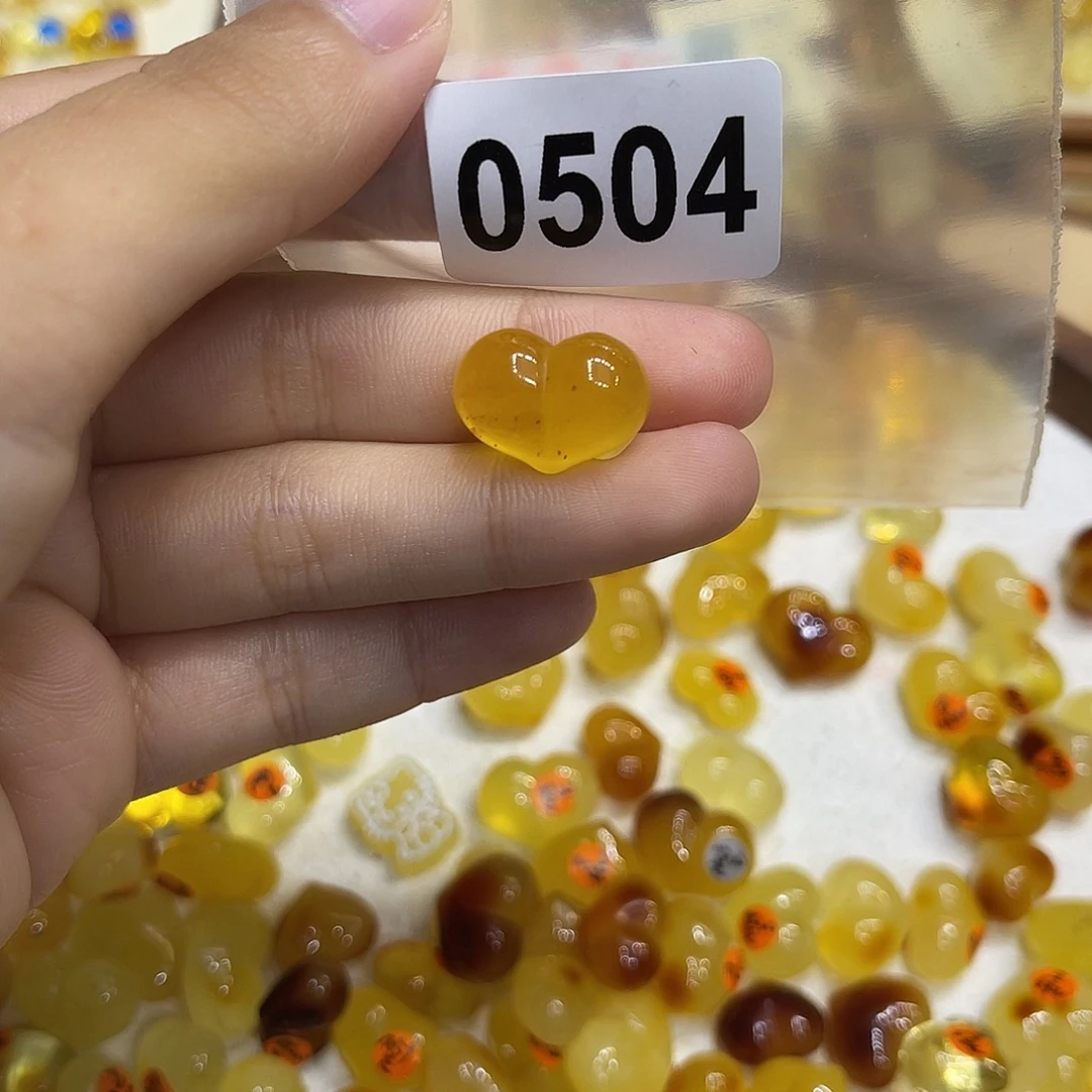 琥珀未镶嵌珠宝奇石