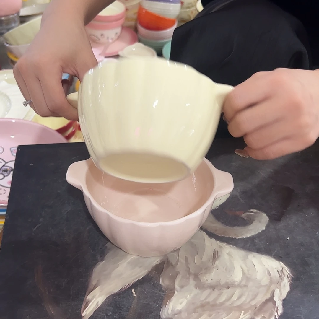 瓷片双耳碗粉黄色两个