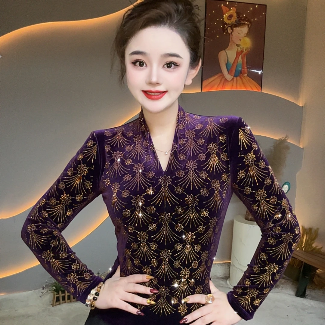 【流星烫钻】2025V领长袖休闲风新潮风烫钻女T恤网红时尚百搭打底衫