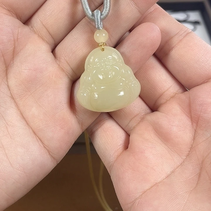 石英质玉未镶嵌颈饰佛公