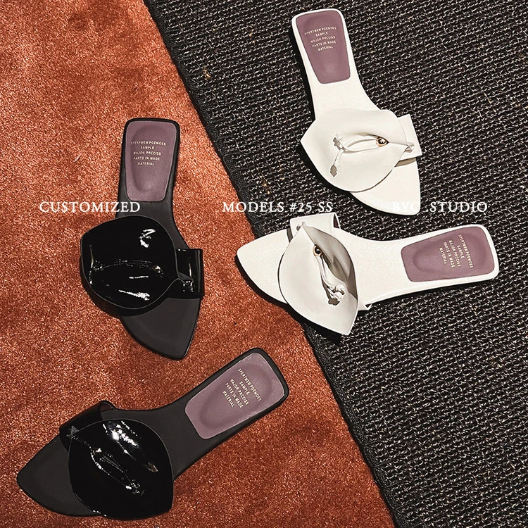 轻奢鞋子新款夏日复古风平底舒适百搭女款时髦凉鞋拖鞋休闲百搭