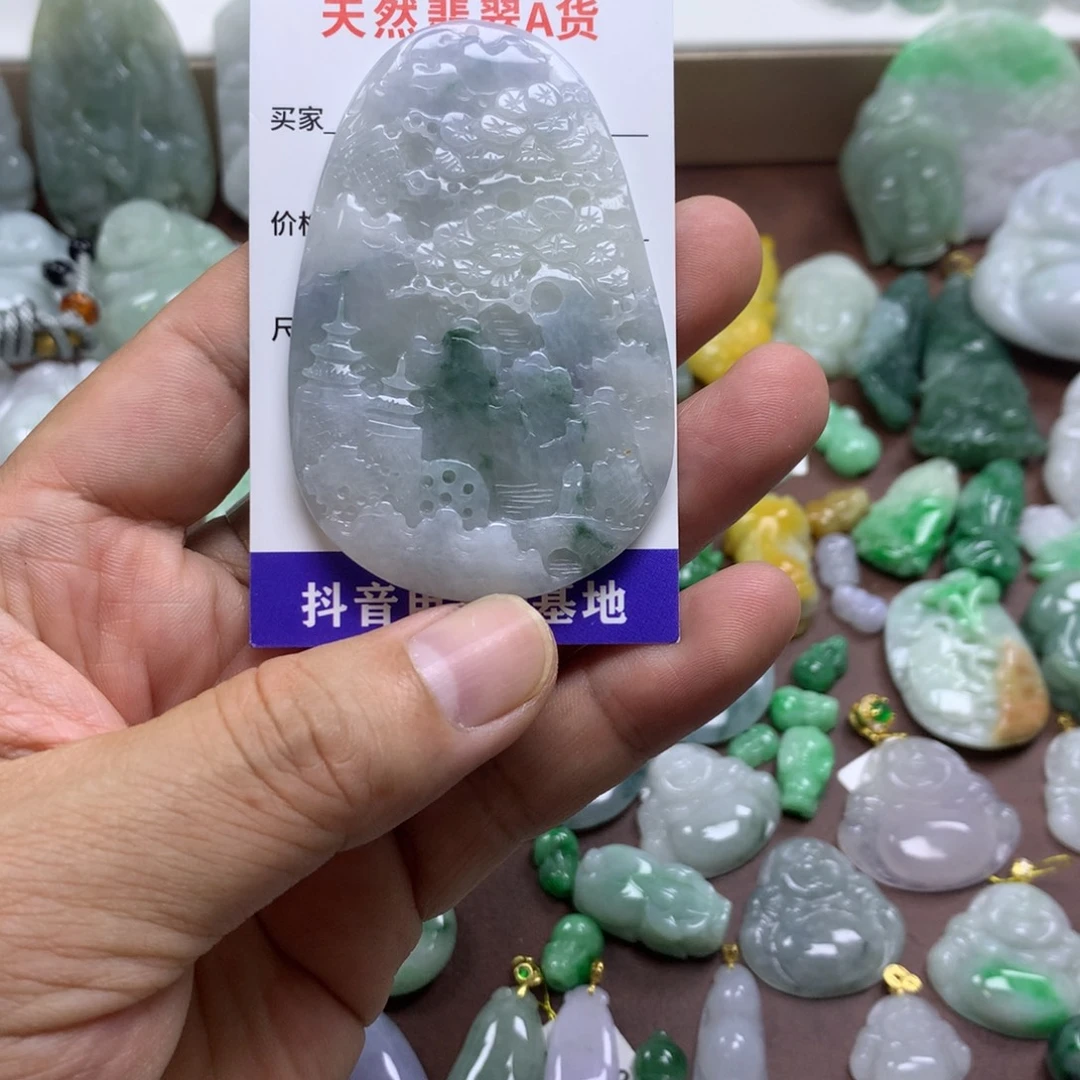 翡翠未镶嵌颈饰缅甸A货翡翠