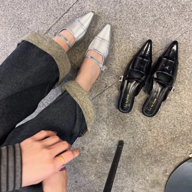 包头卡通风纯色低跟韩版包头拖尖头凉拖高跟网红气质凉鞋复古