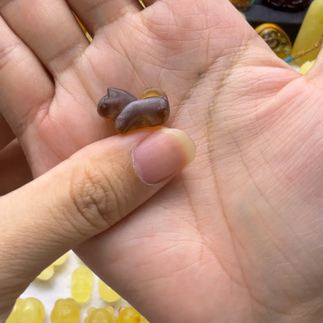 蜜蜡未镶嵌珠宝奇石