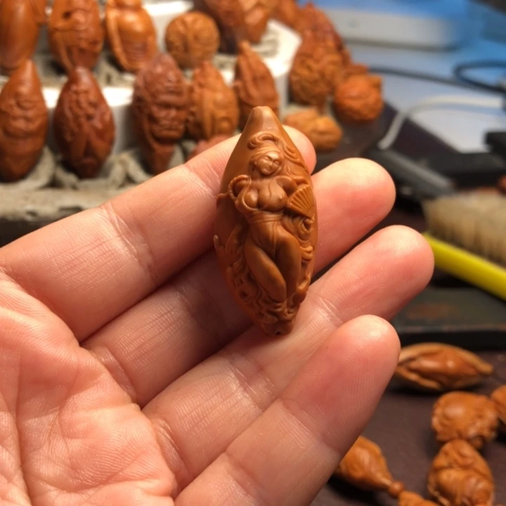 前***友吊坠橄榄核橄榄核雕刻的手把件