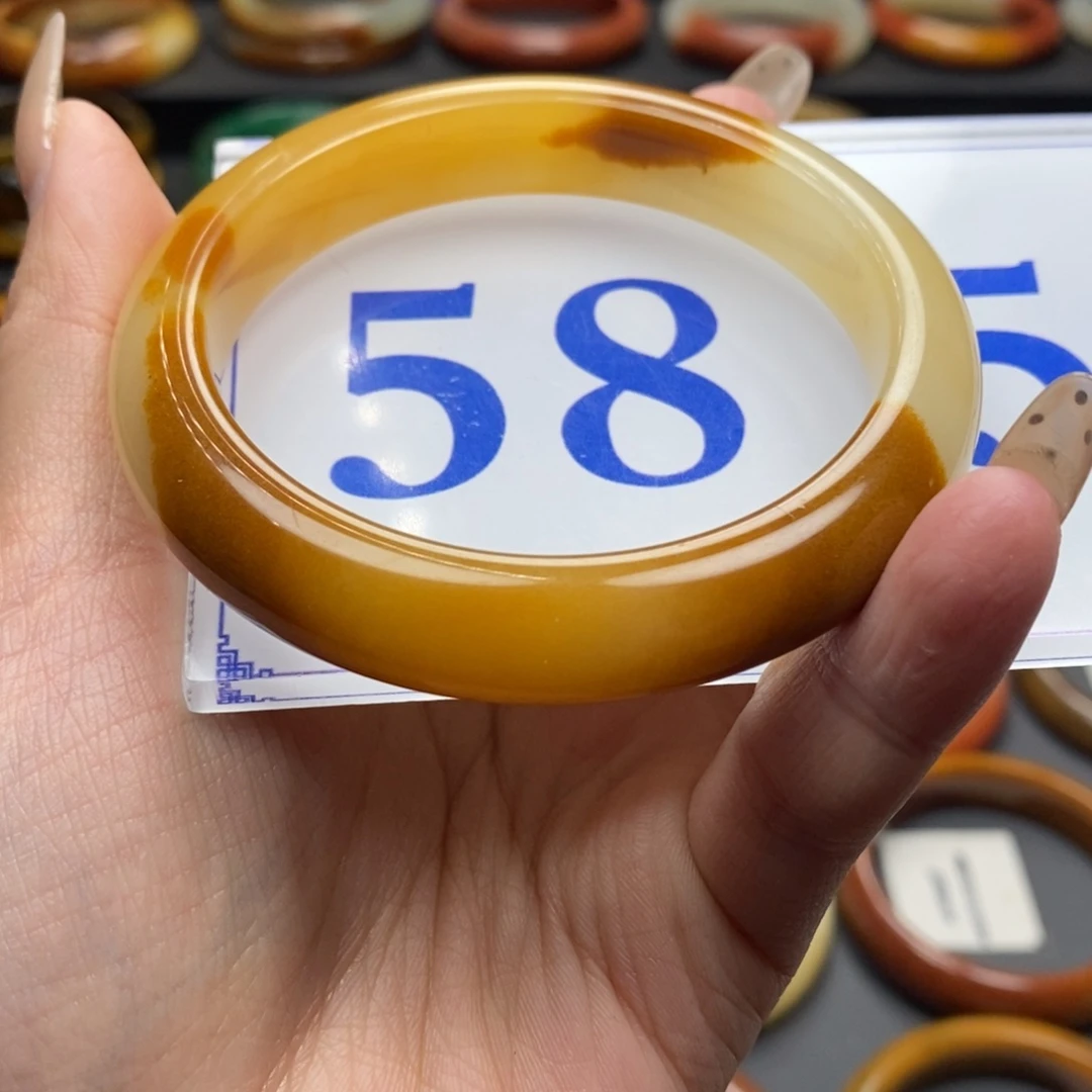 石英质玉（黄龙玉）手镯未镶嵌