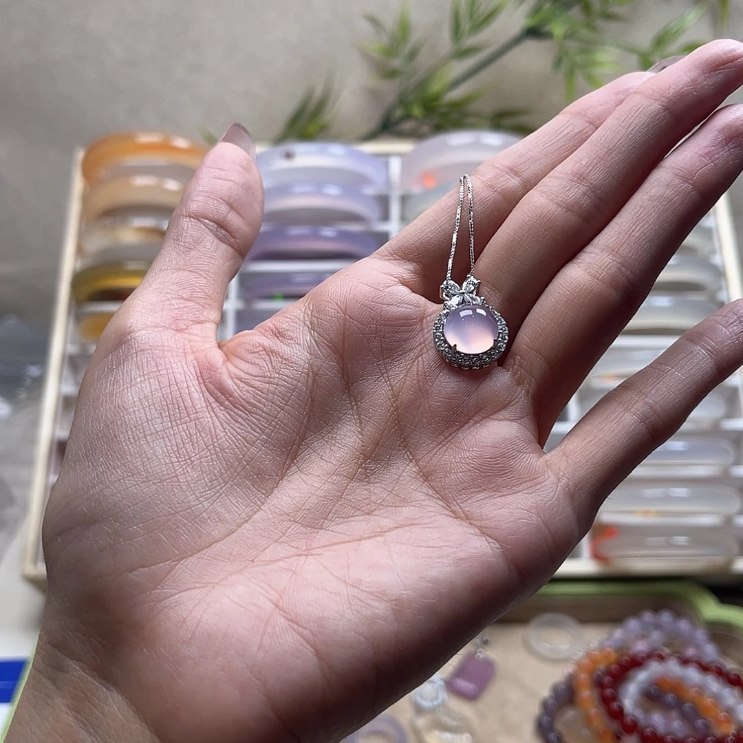 。***.玛瑙/玉髓未镶嵌手镯