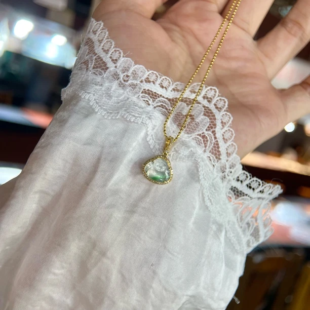 天然A货翡翠吊坠