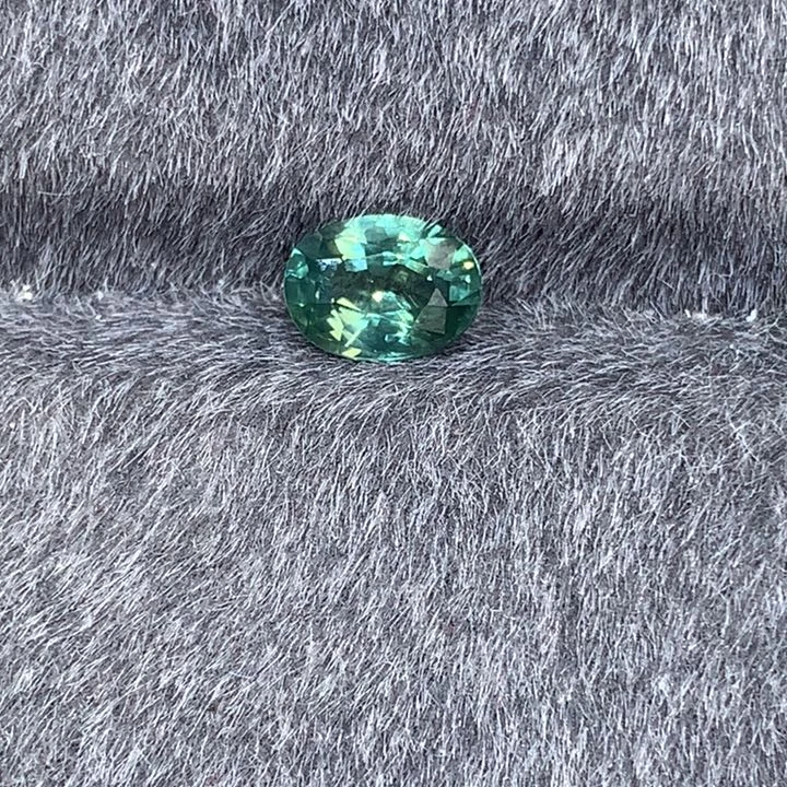 蓝宝石裸石未镶嵌N*R1.045克拉