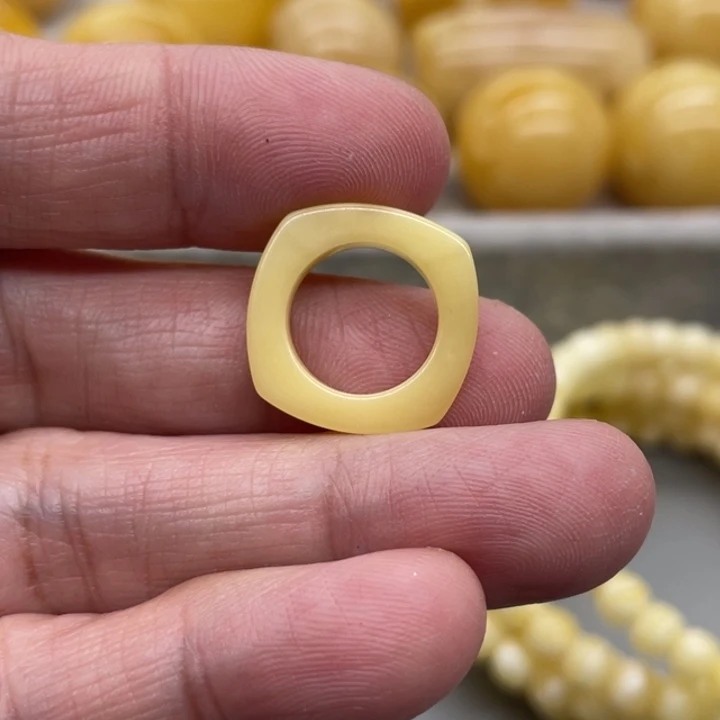 琥珀未镶嵌裸石蜜蜡