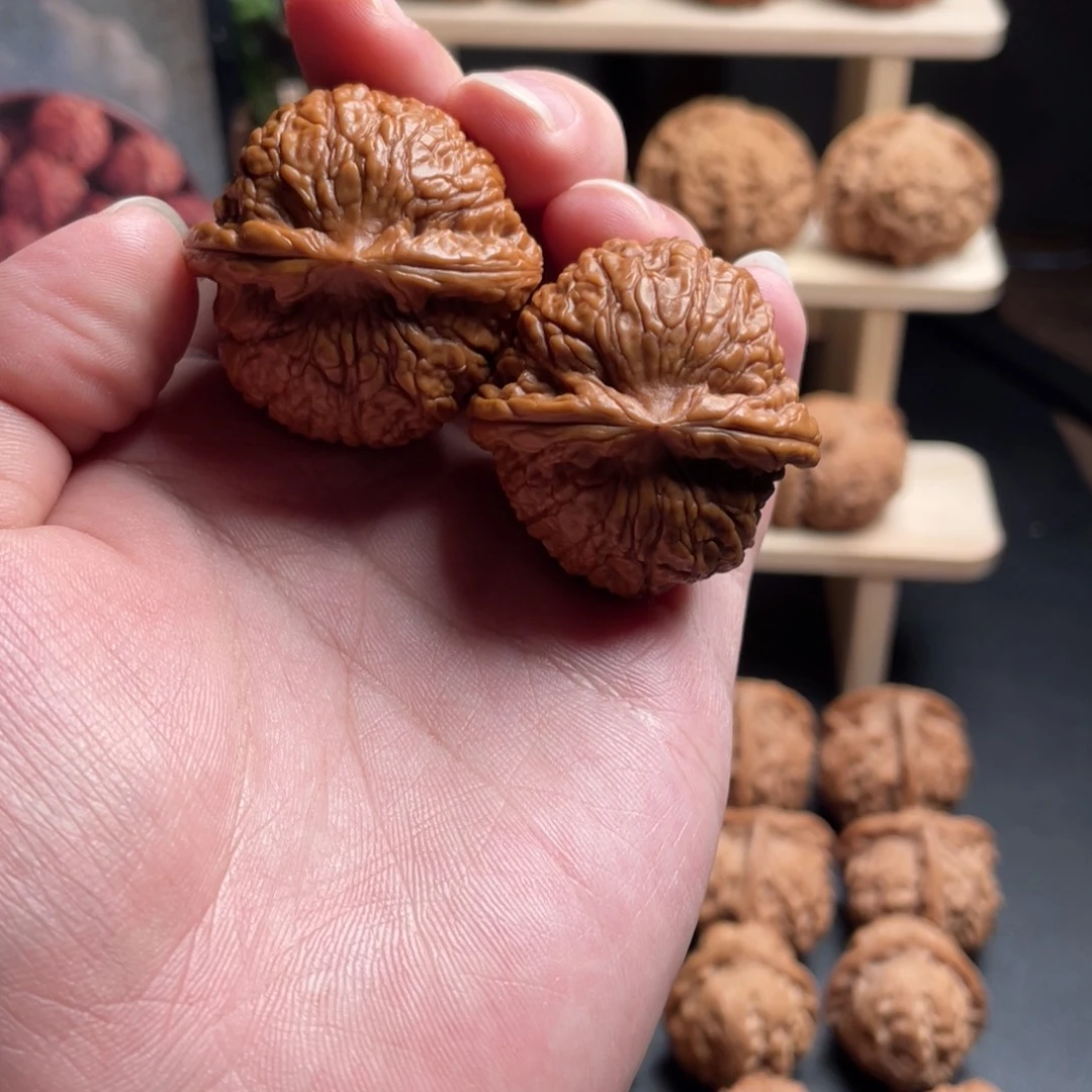 核桃乾隆磨全品无修，手工打好底的