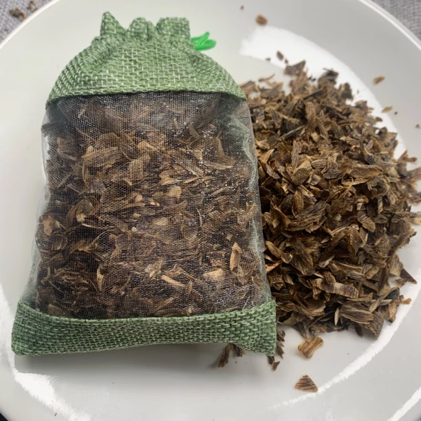 沉香沉水品质50克高结油天然莺歌绿奇楠沉香碎料勾丝香袋香囊