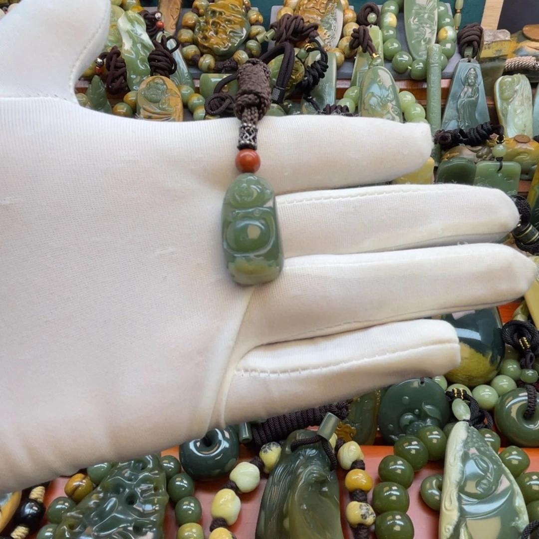 岫岩老玉（透闪石质玉）未镶嵌颈饰