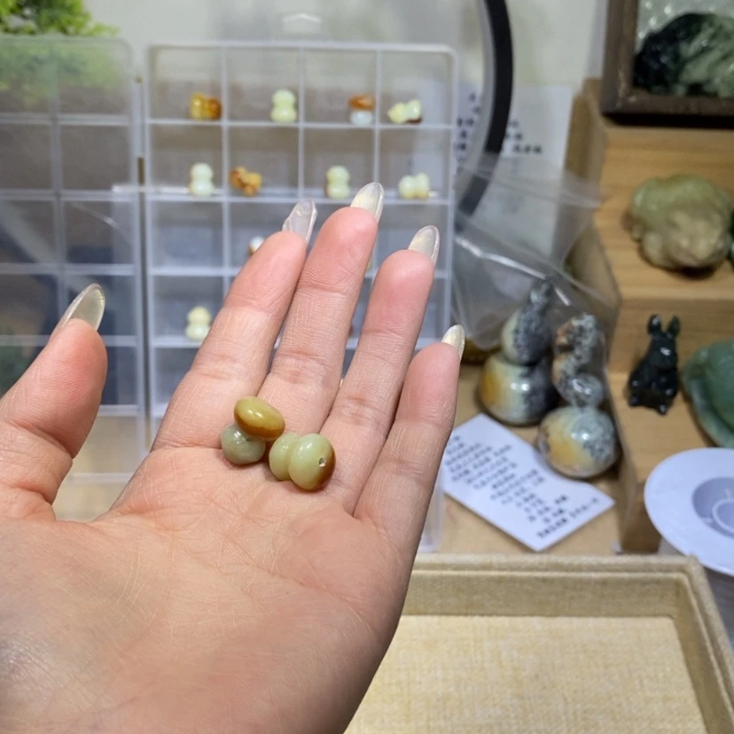 【闪购商品】蛇纹石玉颈饰未镶嵌100