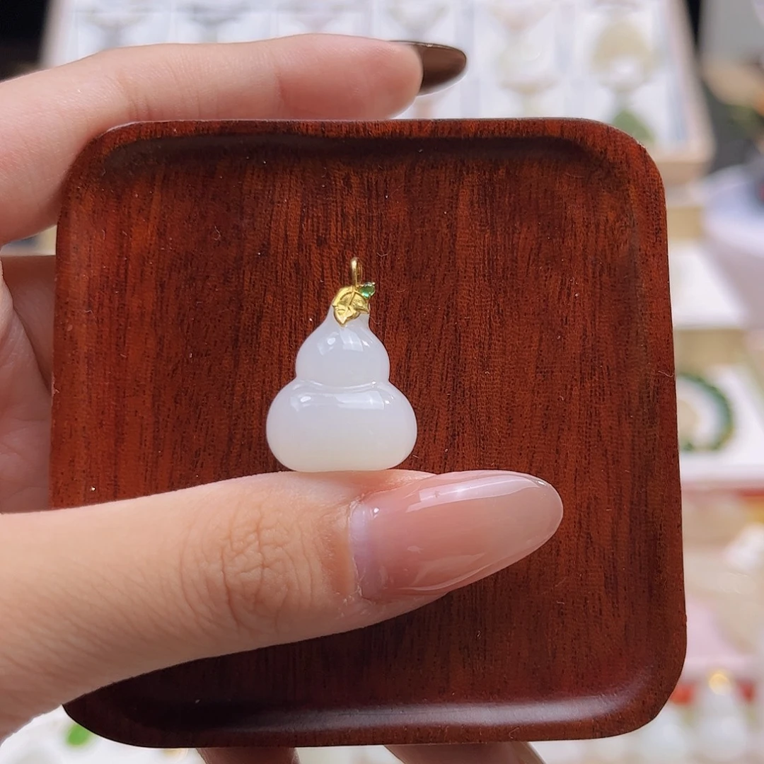 和田玉18K金镶嵌吊坠(不含链)