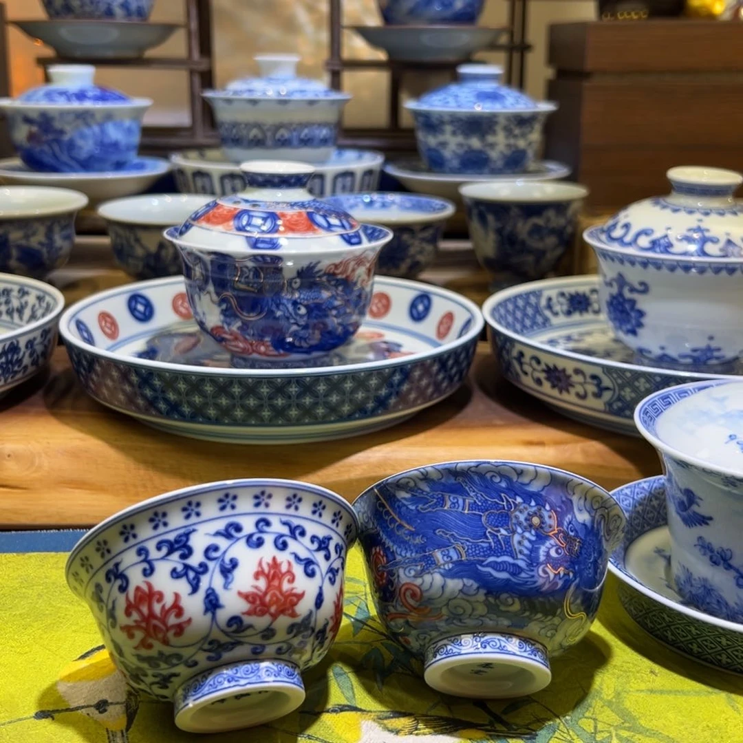 小****友景德镇青花釉里红小压手1个，新龙纹小压手1个