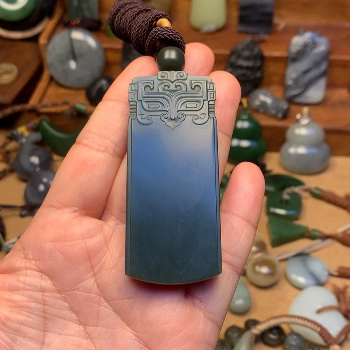 *****和田玉未镶嵌颈饰