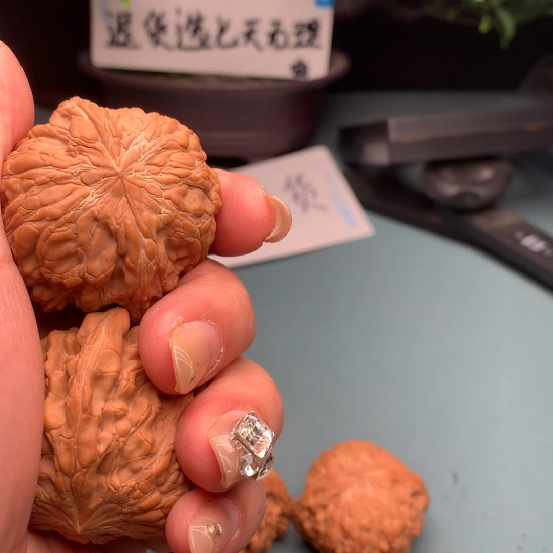 文玩核桃吊坠和尚头4243