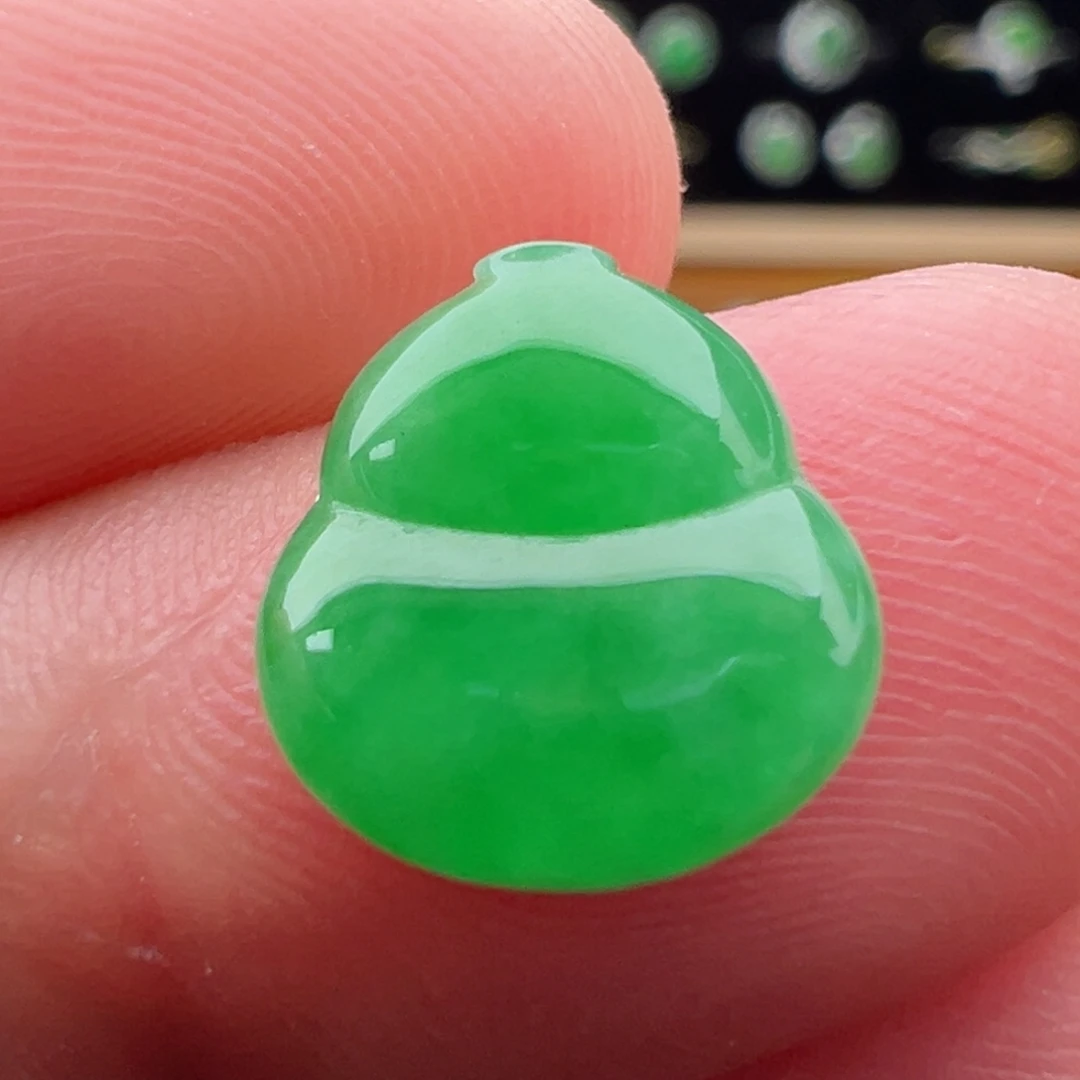 翡翠未镶嵌颈饰葫芦11.2