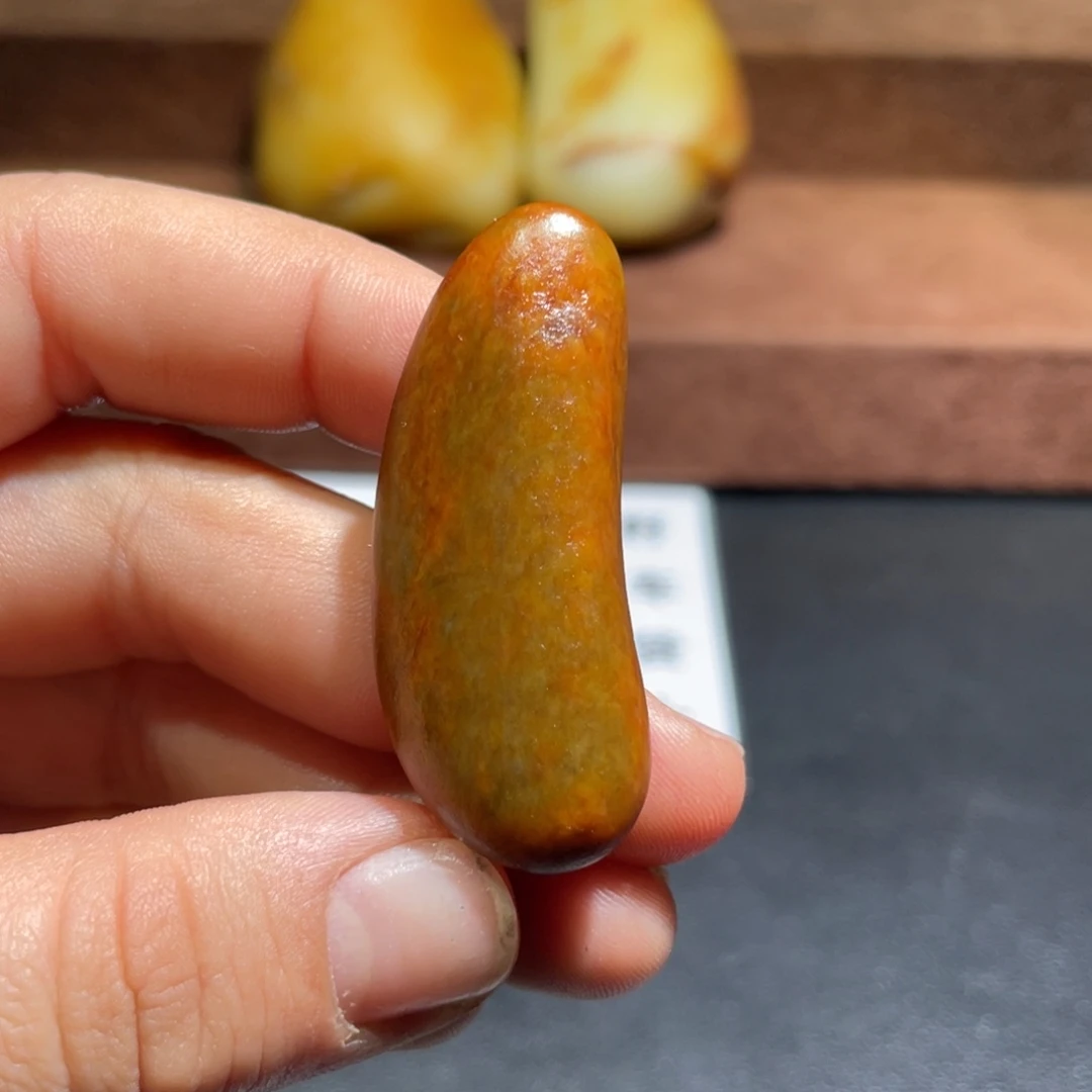 和田玉未镶嵌把件