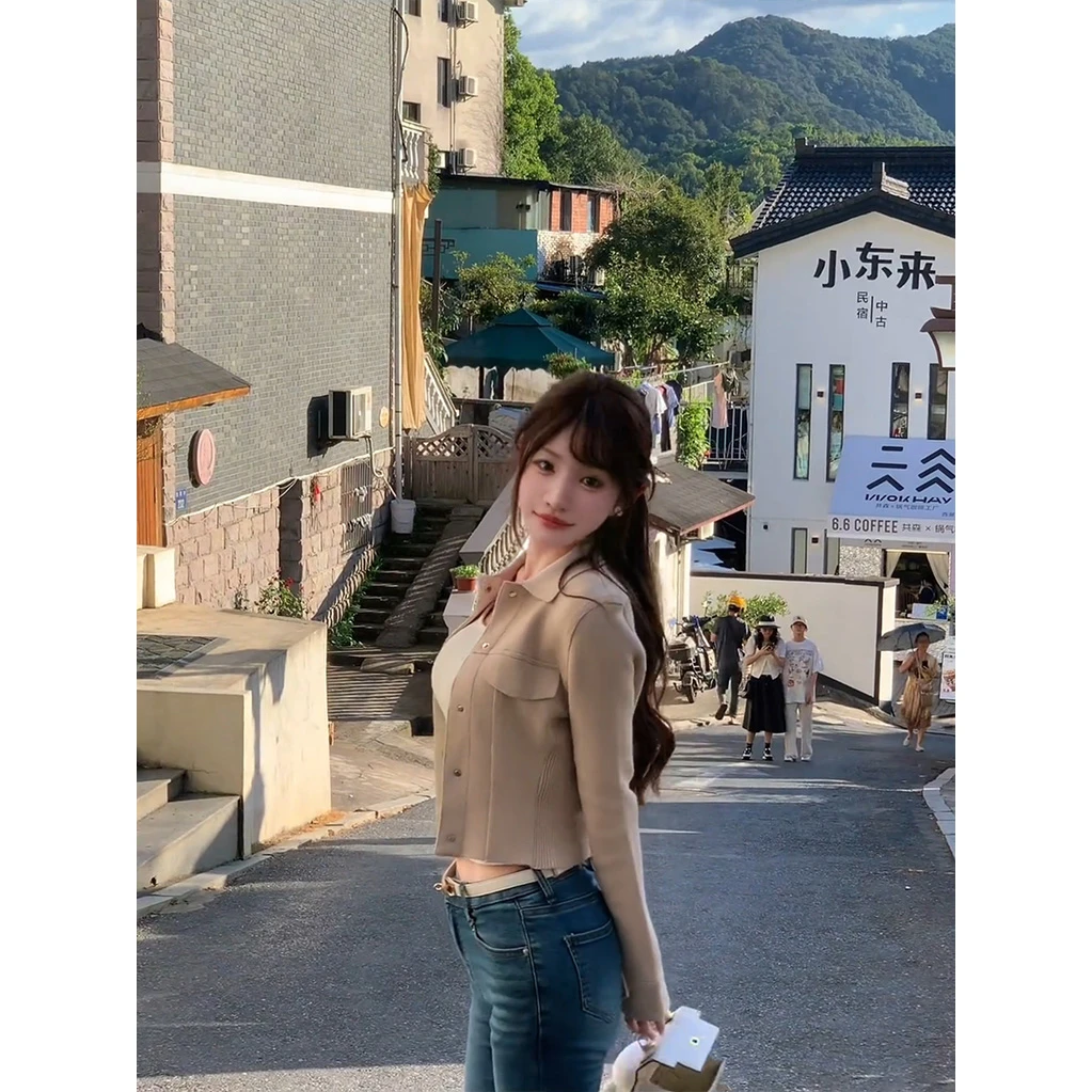 卡其色翻领长袖针织开衫短款外套女2025秋季新款廓形修身气质上衣