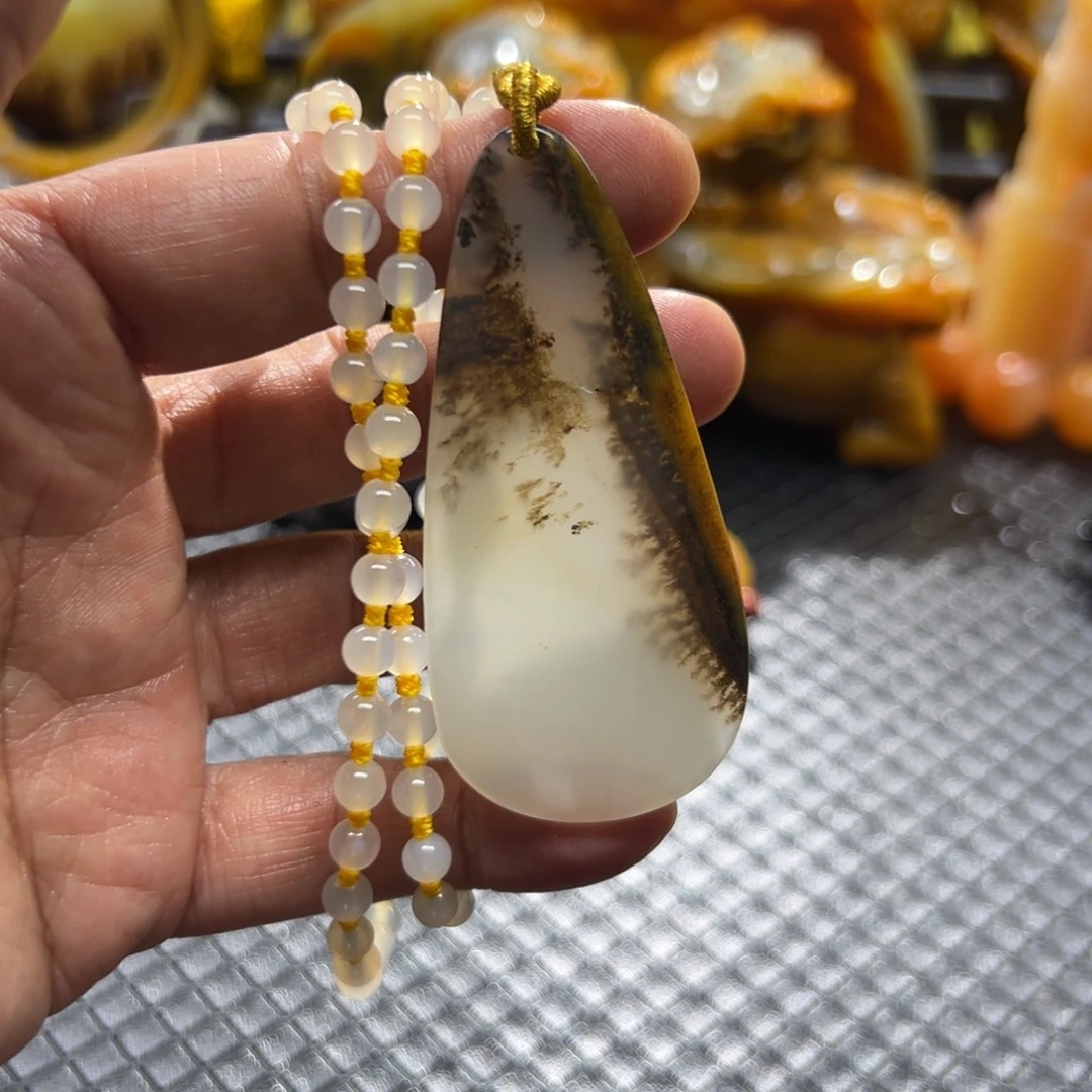 石英质玉未镶嵌颈饰