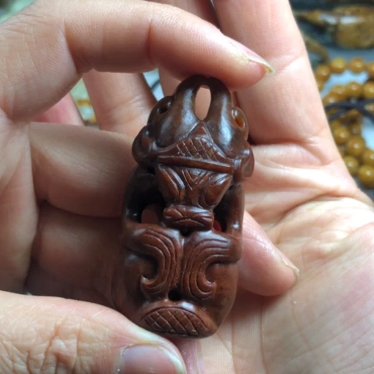 岫岩河磨玉（透闪石质玉）手把未镶嵌沧**栗