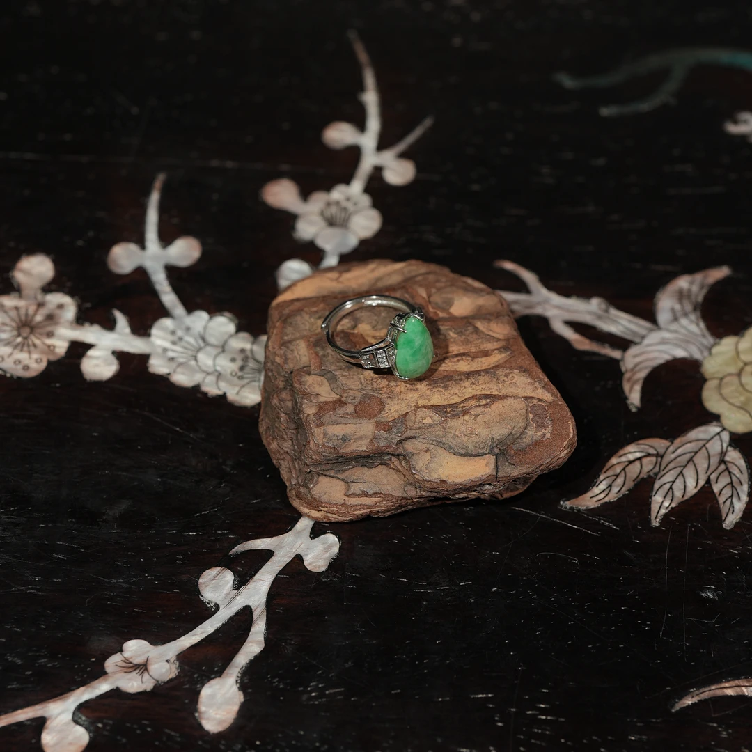 12.30香港王老板-翡翠a货镶嵌戒指3y165